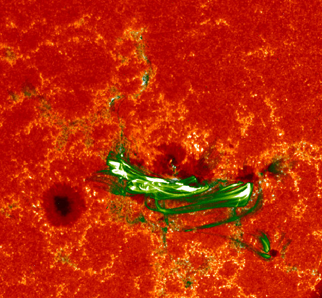 Composit of images of  the June 6, 2000 solar flare taken in white ligh tand ultraviolet (TRACE)